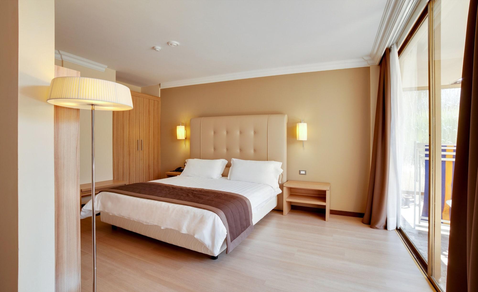 Nyala Suite Hotel Санремо Экстерьер фото