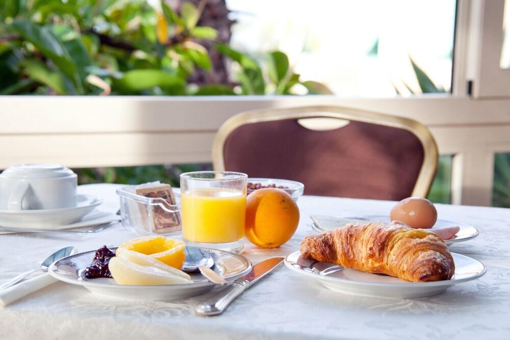 Nyala Suite Hotel Санремо Экстерьер фото